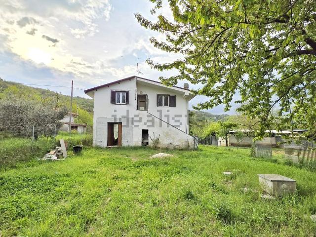 Villetta indipendente in vendita di 135 m² in Via Fontana Nuova