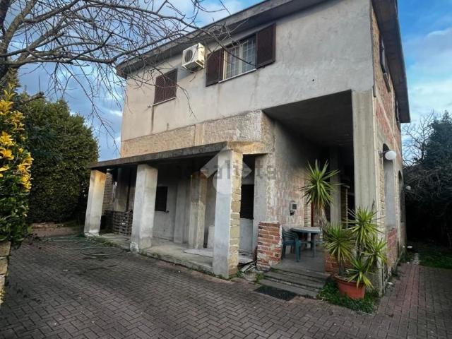 Villetta indipendente in vendita di 135 m² in Via Montagnano, 21