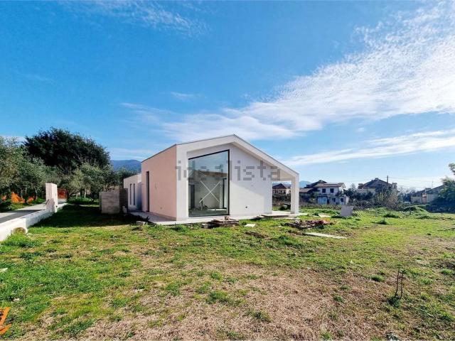 Villetta indipendente in vendita di 135 m² in Via Sarzanello