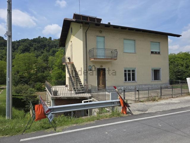 Villetta indipendente in vendita di 135 m² in Via Torino