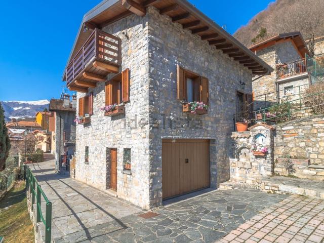 Villetta indipendente in vendita di 135 m² in Piazza Roma