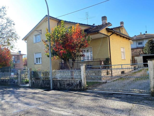 Villetta indipendente in vendita di 136 m² in Via Battaglia del Metauro