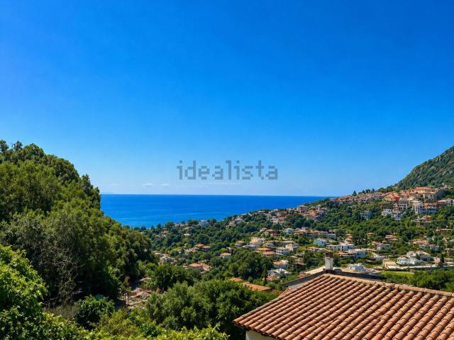 Villetta indipendente in vendita di 136 m² in Via Monticchio, 2