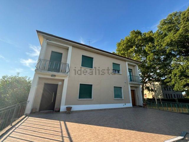 Villetta indipendente in vendita di 136 m² in Via Sant&apos Antonio