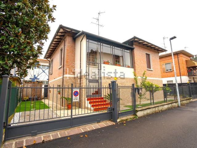 Villetta indipendente in vendita di 136 m² in Via Piero Mascagni, 78