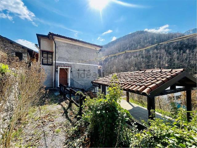 Villetta indipendente in vendita di 136 m² in Frazione Barchi, 12