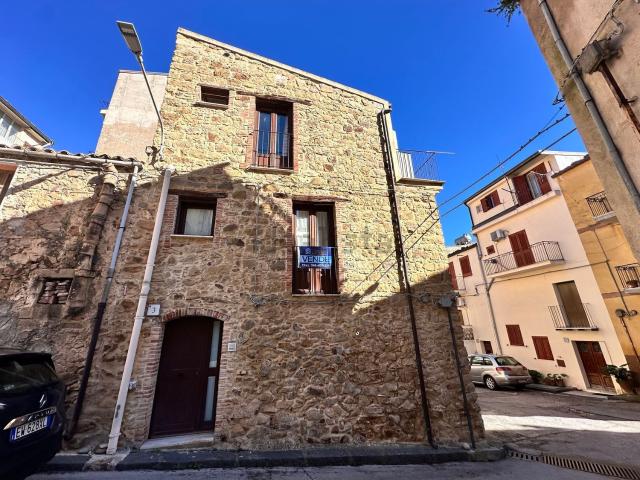 Villetta indipendente in vendita di 137 m² in Via Cristoforo Colombo, 3