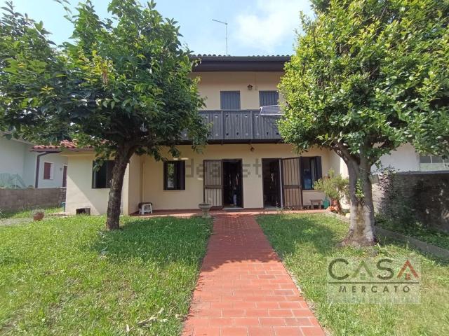 Villetta indipendente in vendita di 137 m² in Via Toffoli, 108