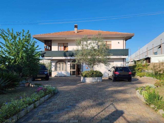 Villetta indipendente in vendita di 138 m²