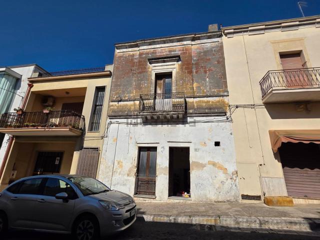 Villetta indipendente in vendita di 138 m² in Via Cesare Battisti