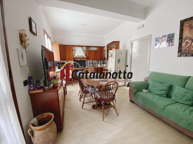 Villetta indipendente in vendita di 138 m² in Via Daniele Manin