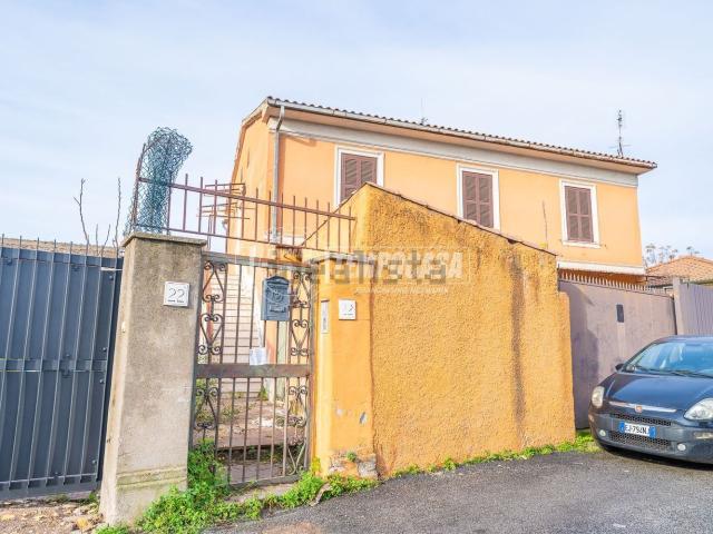 Villetta indipendente in vendita di 138 m² in Via dell&apos Acqua Felice, 22