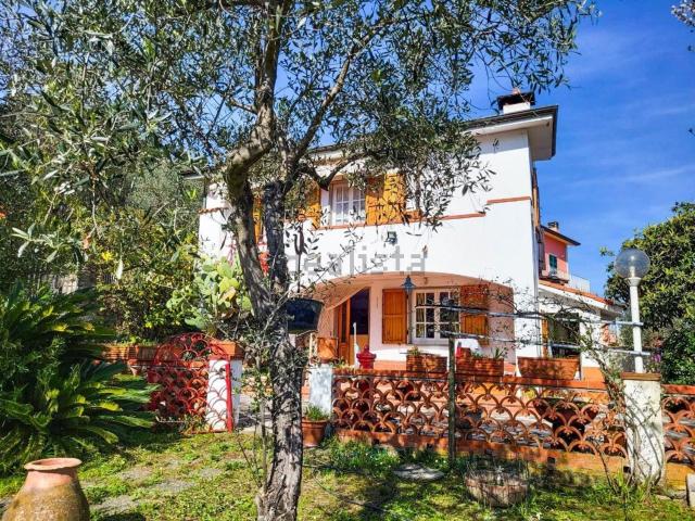 Villetta indipendente in vendita di 138 m² in Via della Libertà