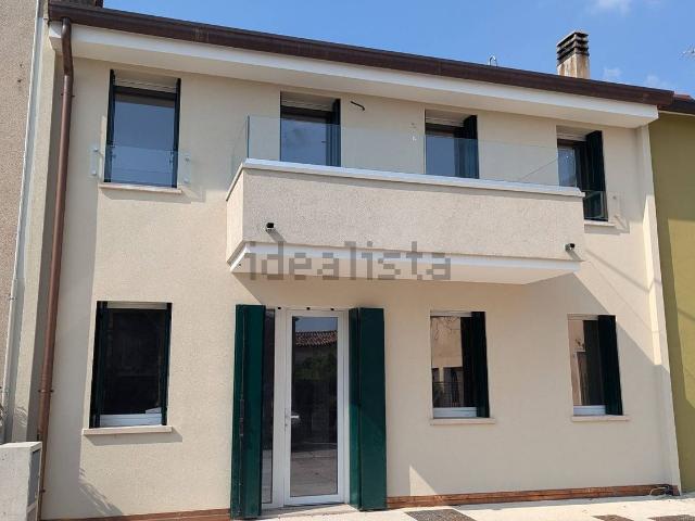 Villetta indipendente in vendita di 138 m² in Via Europa