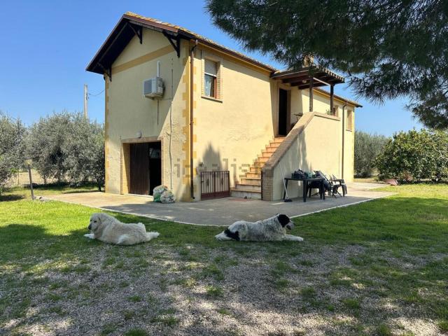 Villetta indipendente in vendita di 139 m² in Contrada cavallomorto