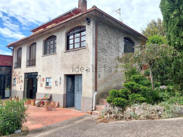 Villetta indipendente in vendita di 1400 m² in Via valle rote, 4