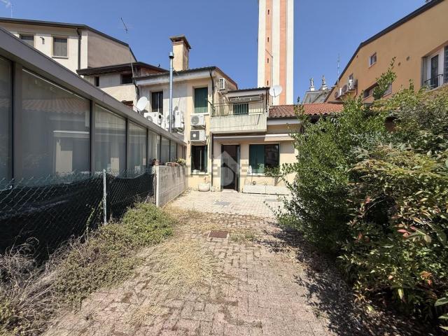 Villetta indipendente in vendita di 140 m²