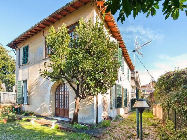 Villetta indipendente in vendita di 140 m² in Via 4 Novembre