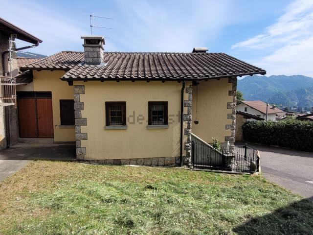 Villetta indipendente in vendita di 140 m² in Via Coste