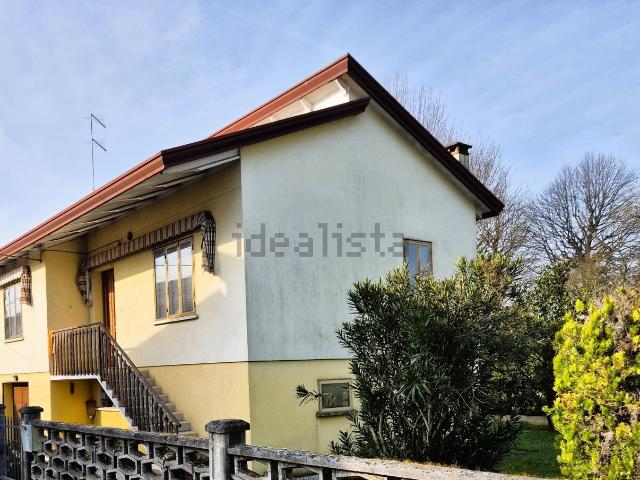 Villetta indipendente in vendita di 140 m² in Via Cavin di Sala