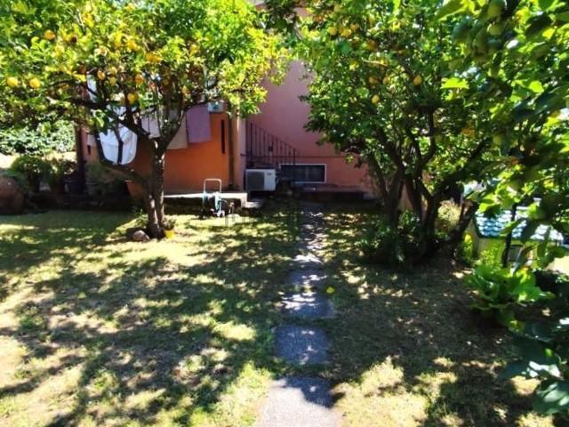 Villetta indipendente in vendita di 140 m² in Via Caldera, 27