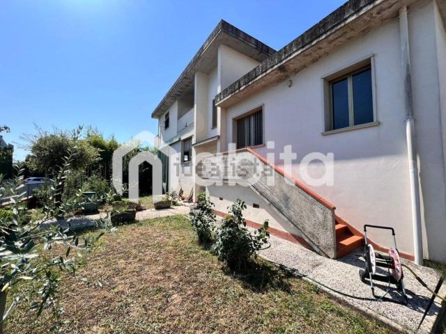 Villetta indipendente in vendita di 140 m² in Via Aretina