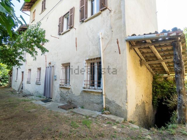 Villetta indipendente in vendita di 140 m² in Via Avezzona Quarlera, 4