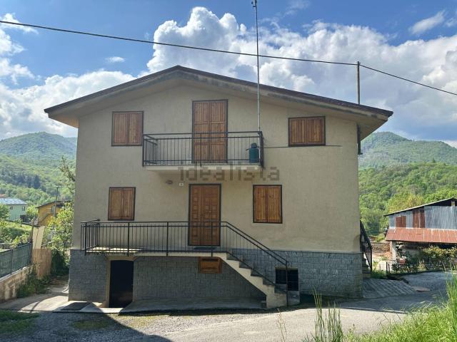 Villetta indipendente in vendita di 140 m² in Via Badia, 3