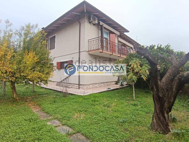 Villetta indipendente in vendita di 140 m² in Via Brigate Partigiane