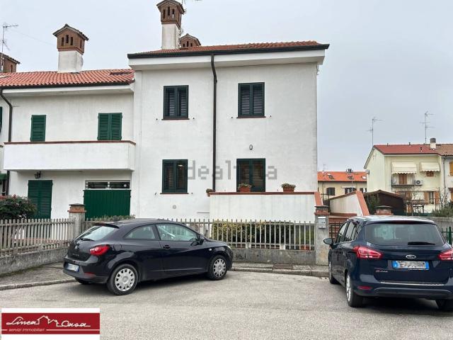 Villetta indipendente in vendita di 140 m² in Via Gaetano Nanni, 11