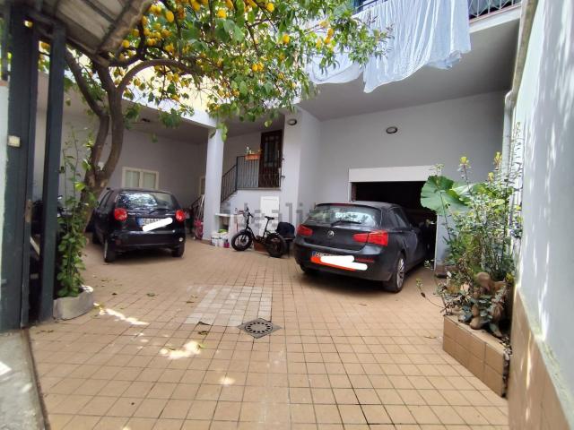 Villetta indipendente in vendita di 140 m² in Via Giuseppe Giusti, 10