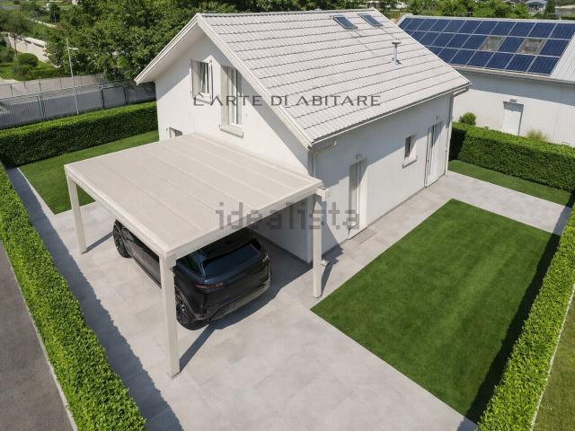 Villetta indipendente in vendita di 140 m² in Via Giacomo Leopardi, 10