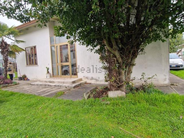 Villetta indipendente in vendita di 140 m² in Via Gioacchino Rossini