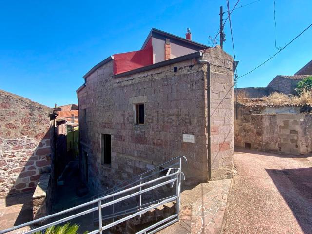 Villetta indipendente in vendita di 140 m² in Via Grazia Deledda, 30