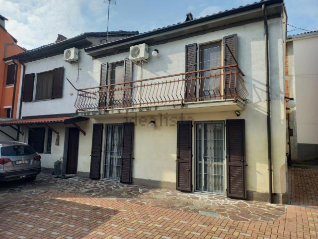 Villetta indipendente in vendita di 140 m² in Via Guglielmo Marconi