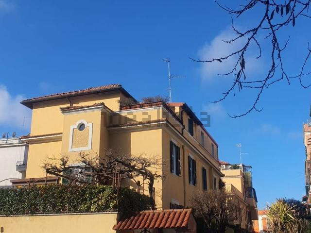 Villetta indipendente in vendita di 140 m² in Via Guido Cavalcanti