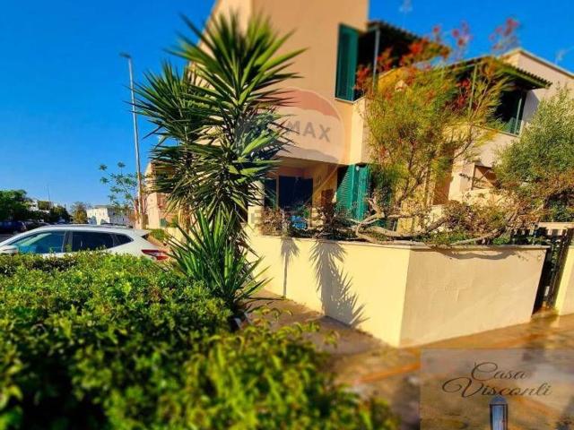 Villetta indipendente in vendita di 140 m² in Via dei Pini, 10
