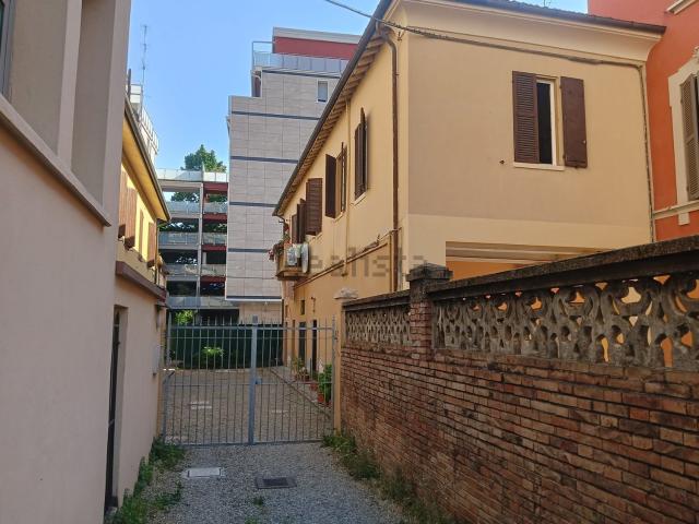 Villetta indipendente in vendita di 140 m² in Via Emilia Est, 108