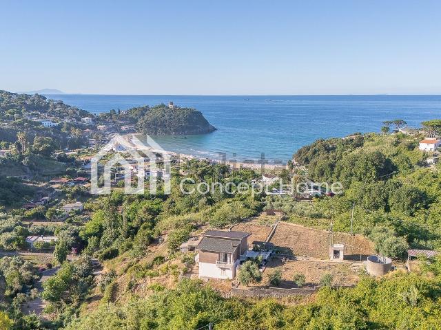 Villetta indipendente in vendita di 140 m² in Via Flacca, 28