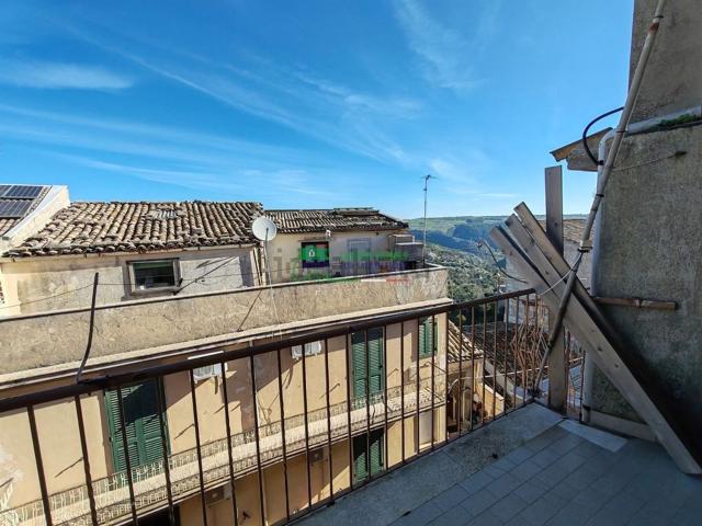 Villetta indipendente in vendita di 140 m² in Via Fratelli Rosselli
