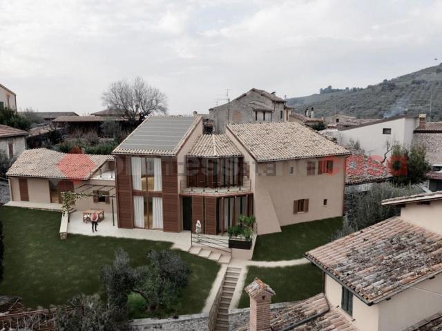 Villetta indipendente in vendita di 140 m² in Via Orlando del Frate, 24
