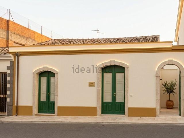 Villetta indipendente in vendita di 140 m² in Via Lapide Nuova, 48