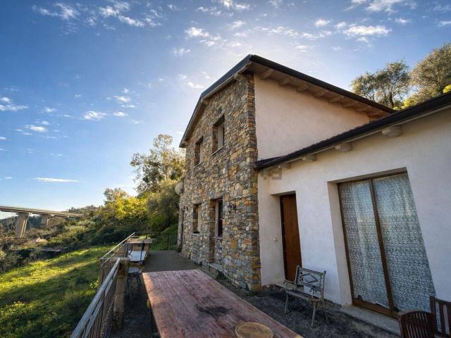 Villetta indipendente in vendita di 140 m² in Via Ludovico Ariosto, 76