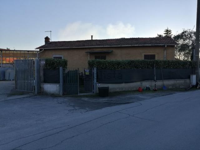 Villetta indipendente in vendita di 140 m² in Via Meccheri, 83