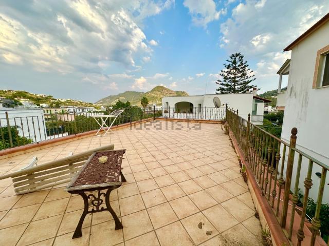 Villetta indipendente in vendita di 140 m² in Via Nino Bixio