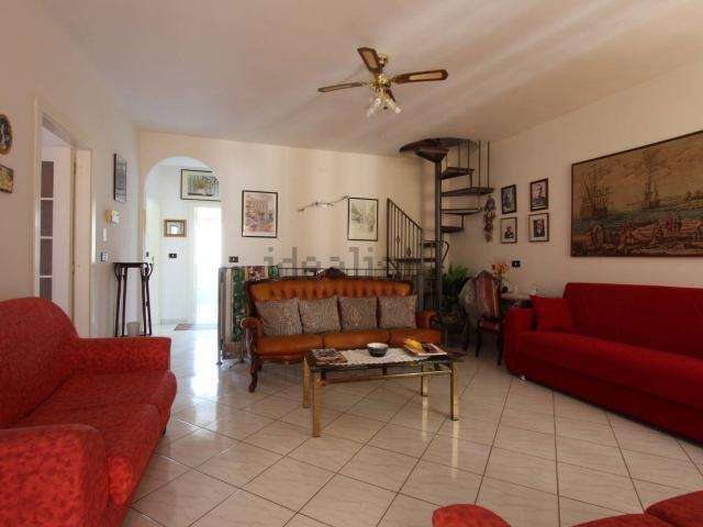 Villetta indipendente in vendita di 140 m² in Via San Benedetto, 16