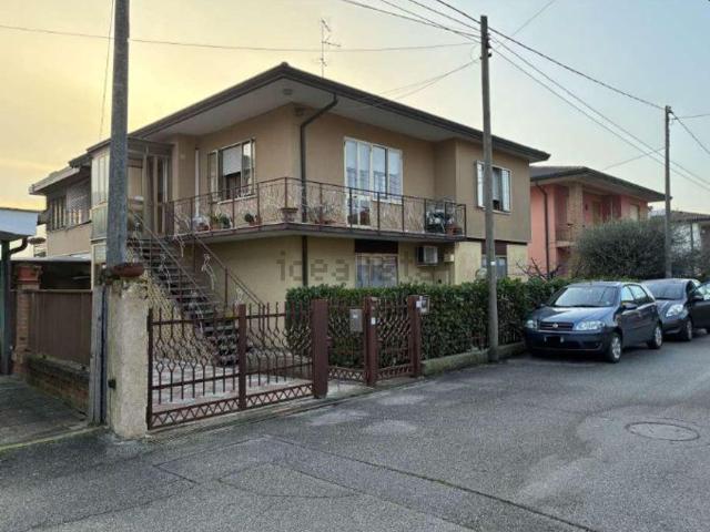 Villetta indipendente in vendita di 140 m² in Via Santa Caterina, 7