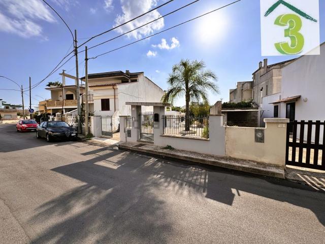 Villetta indipendente in vendita di 140 m² in Via Specchia