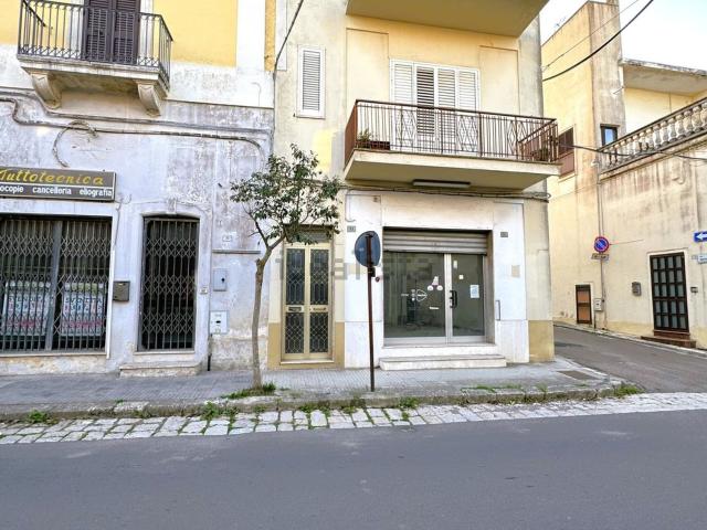 Villetta indipendente in vendita di 140 m² in Via Roberto Caputo, 33