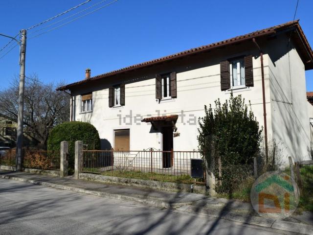 Villetta indipendente in vendita di 140 m² in Via Roma